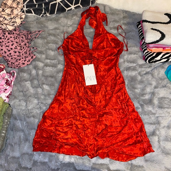 Zara mini red dress - Picture 2 of 5